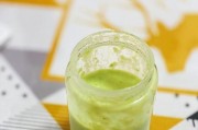 香甜牛油果奶昔的完美做法（享受健康美味，简单制作全家欢喜）