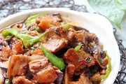 家常菜谱-香菇肉片炒江青菜（轻松学会烹制美味的素菜佳肴，让饮食更加健康美味）