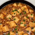 肉末浇豆腐的做法（家常美食，营养丰富，轻松学会，做出美味佳肴！）