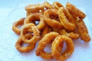 香脆鱿鱼圈的制作方法（让你在家也能吃到炸鱿鱼！）
