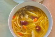 美食探秘——肉碎窝蛋黄花菜（肉碎与花菜的完美搭配，让窝蛋更加美味）