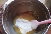 中空戚风蛋糕的制作方法（轻松掌握中空戚风蛋糕的制作技巧）