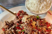 酸萝卜炒牛肉丝（一道简单易学的家常菜谱）
