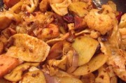 香锅小土豆的做法（学会烹饪，品尝美味/土豆独享，香味四溢）