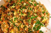 油条韭菜包子的制作方法（做出外酥内软的美味包子）