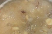 轻松做出美味银耳红枣枸杞羹（营养美味的冬季甜品，暖胃又养颜）