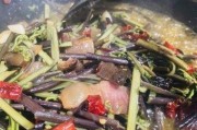 美食分享——猪肉炒蕨菜（传统家常菜，肉质鲜香、口感独特，健康营养。）