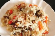 品味新疆美食——抓饭的独特做法（探寻抓饭的秘密，体验新疆美食文化）