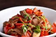 家常酸菜鸡肉汤的做法（味道鲜美，营养丰富，简单易学）