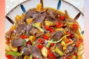 鸭胸肉炒甜椒的做法（用新鲜鸭胸肉和嫩绿甜椒打造美味佳肴，健康又美味！）