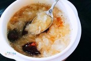 享受健康甜汤——银耳桃胶红枣汤的制作方法（丰富营养的甜汤，滋补养生的佳品）