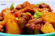 土豆炖羊肉，营养丰富的美味佳肴（传统美食的做法，慢火炖出香醇口感）