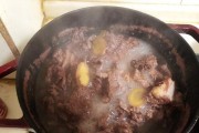 印度椰皇炖老鸡，健康美味的家常菜（以咖喱和椰汁为主要调料，口感浓郁鲜美）