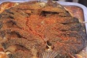 铁锅烤鱼，美味轻松享受（教你做出口感鲜美的铁锅烤鱼）